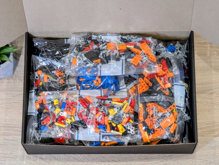 ‼️У КОРОБЦІ‼️Конструктор Ford F-150 Raptor / Technic / 1:13 / 42177