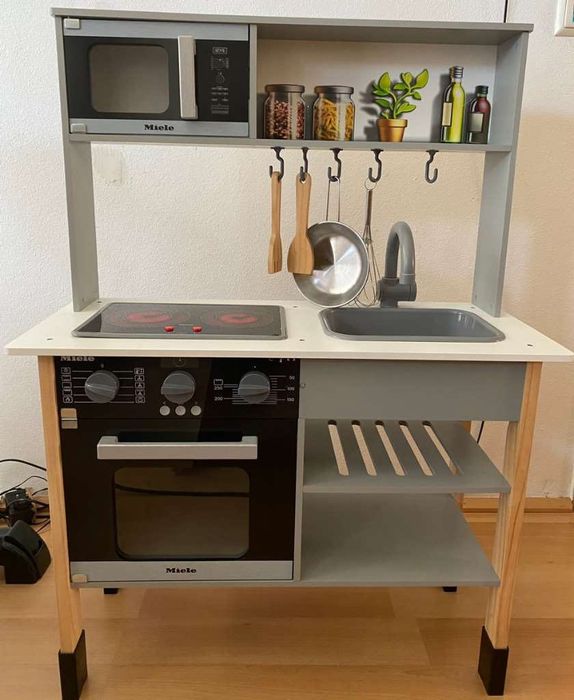 Kuchnia Miele, dziecięca Klein 7199, drewniana kuchnia do zabawy