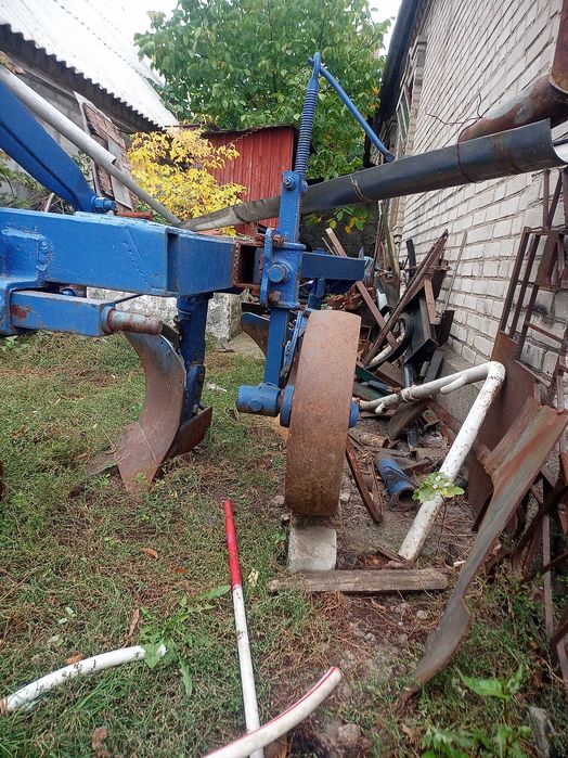 Продам  плуг ПЛН-3-35