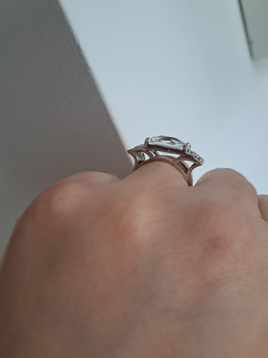 Srebrny pierścionek z cyrkoniami srebro cudo