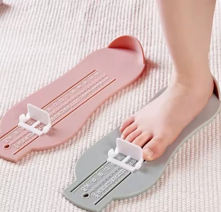 Вимірювання стопи (діти, хлопчик, дівчинка)