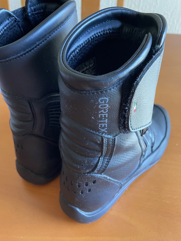 Dainese gore-tex 40