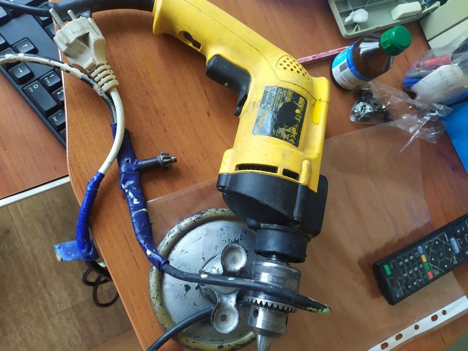 Дрель німецька з ударним механізмом DeWalt