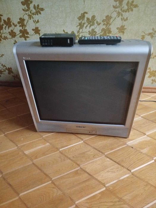 Телевизор SONY с приставкой Т2