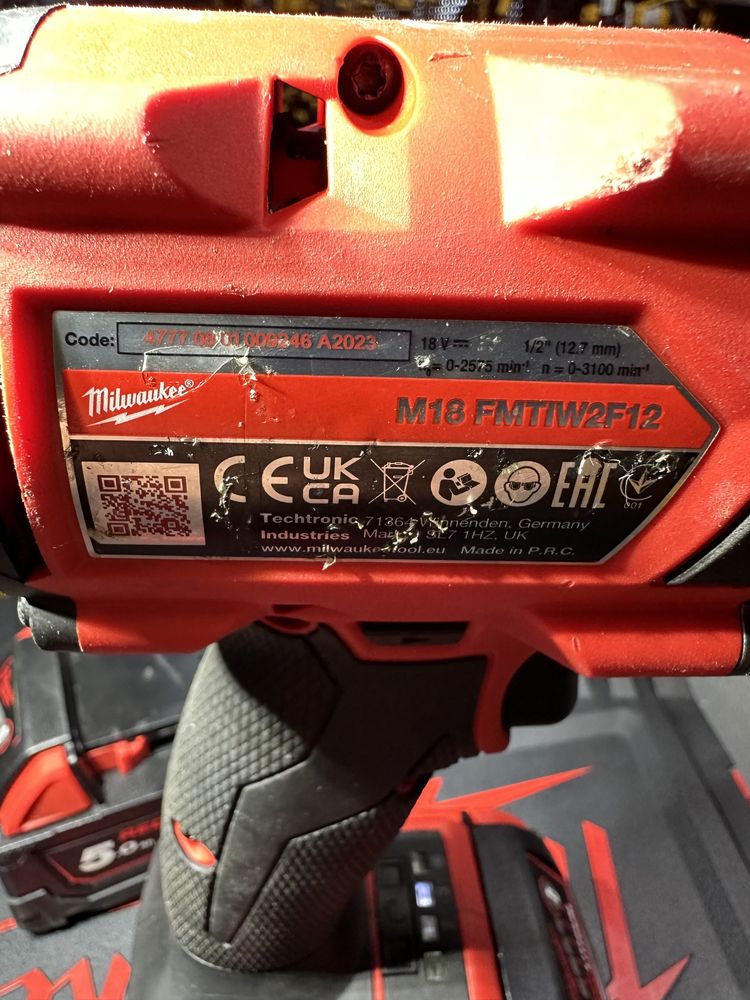 Безщітковий акумуляторний імпульсний гайкокрут Milwaukee m18 fmtiw2f12