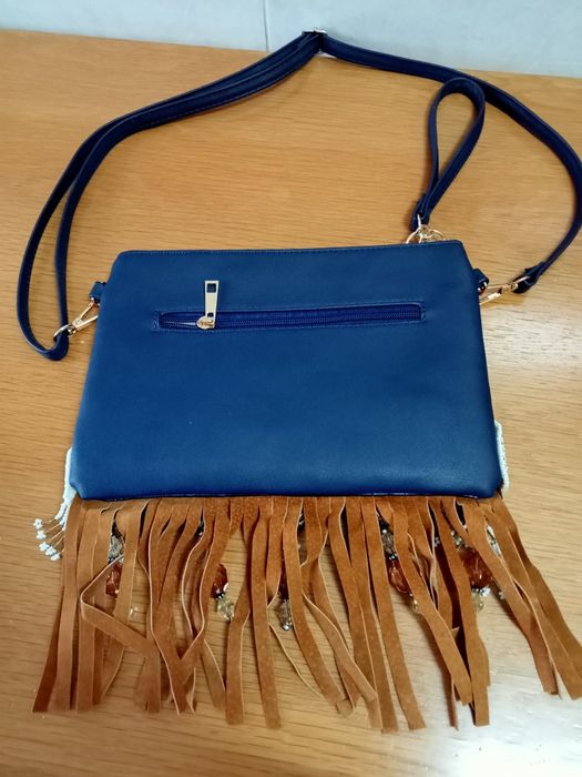 Mala  com enfeites artesanal