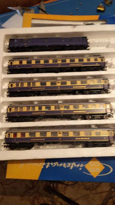 Состав вагонов Liliput Rheingold. Не Piko.