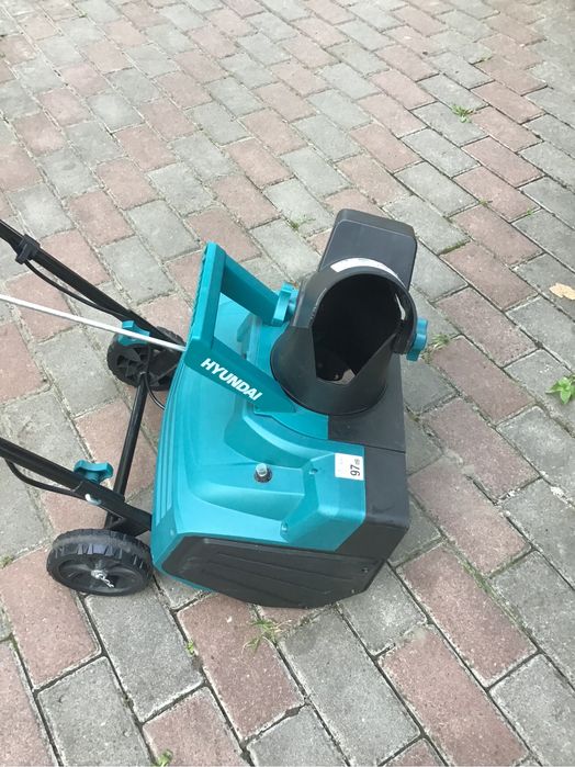 Продам снігоприбиральну машину Huyndai S 500