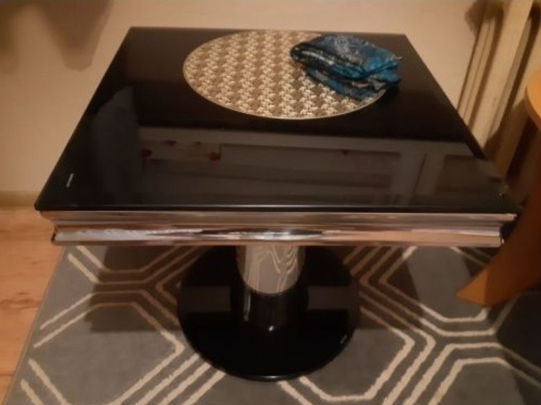 Stolik w stylu glamour mały stylowy