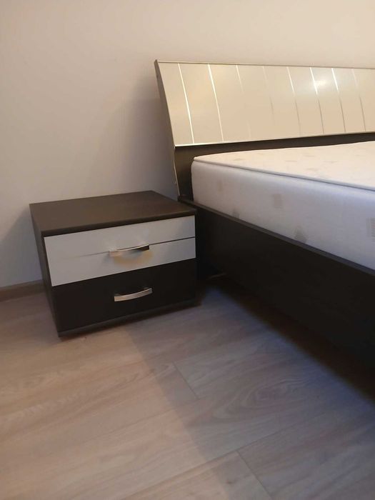 Zestaw mebli do sypialni: łóżko, szafa, 2 szafki nocne