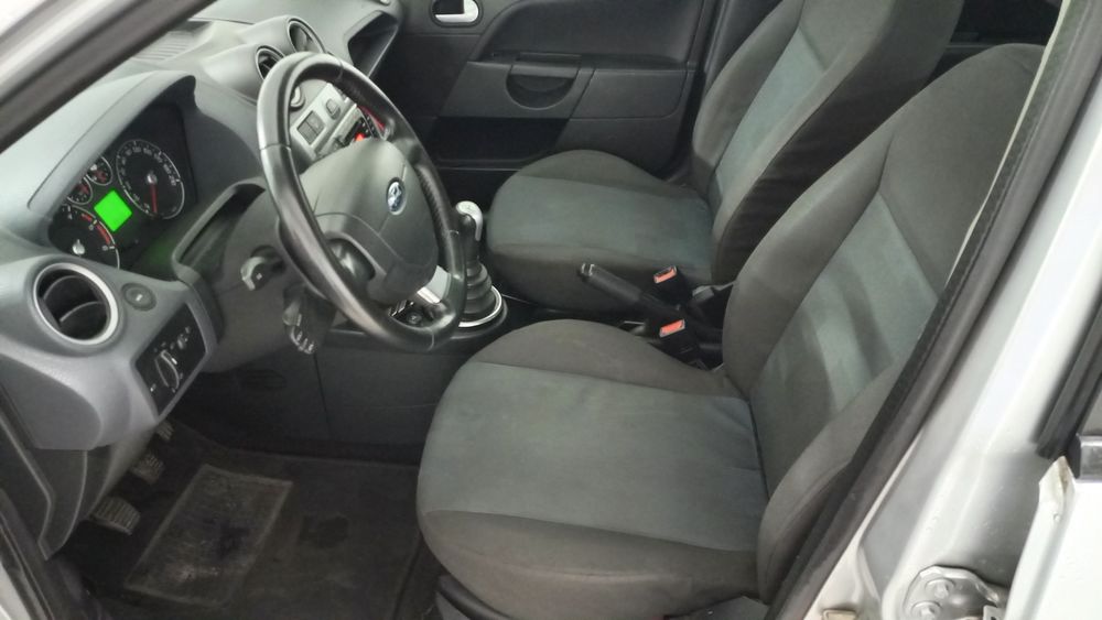 Ford Fiesta 1.4 TDCI Ghia Topo de Gama