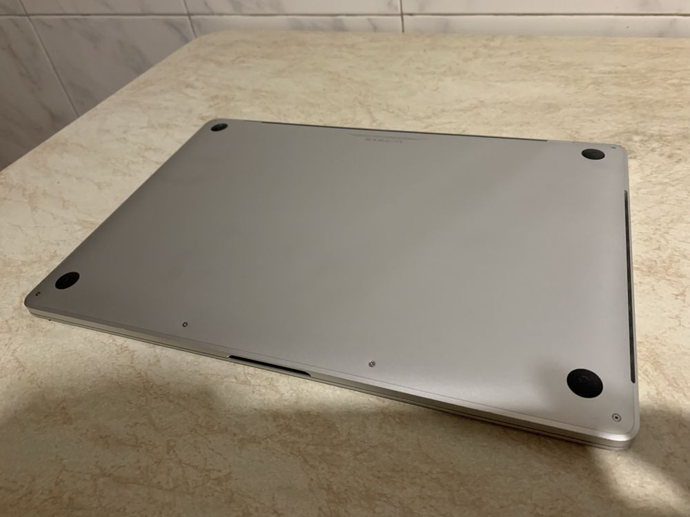 Macbook Pro 15, Touch Bar, 16/512, 2018г