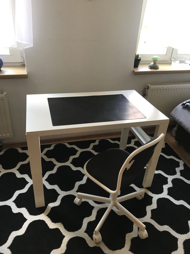 Regulowane biurko ikea pahl 96x59cm z krzeselkiem