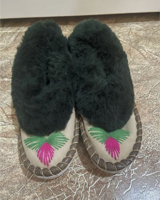 Нові капці на овчині,розпродажа)