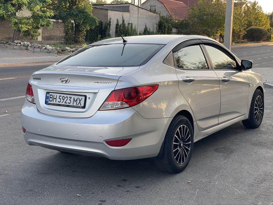 Hyundai Accent avtomat 2011