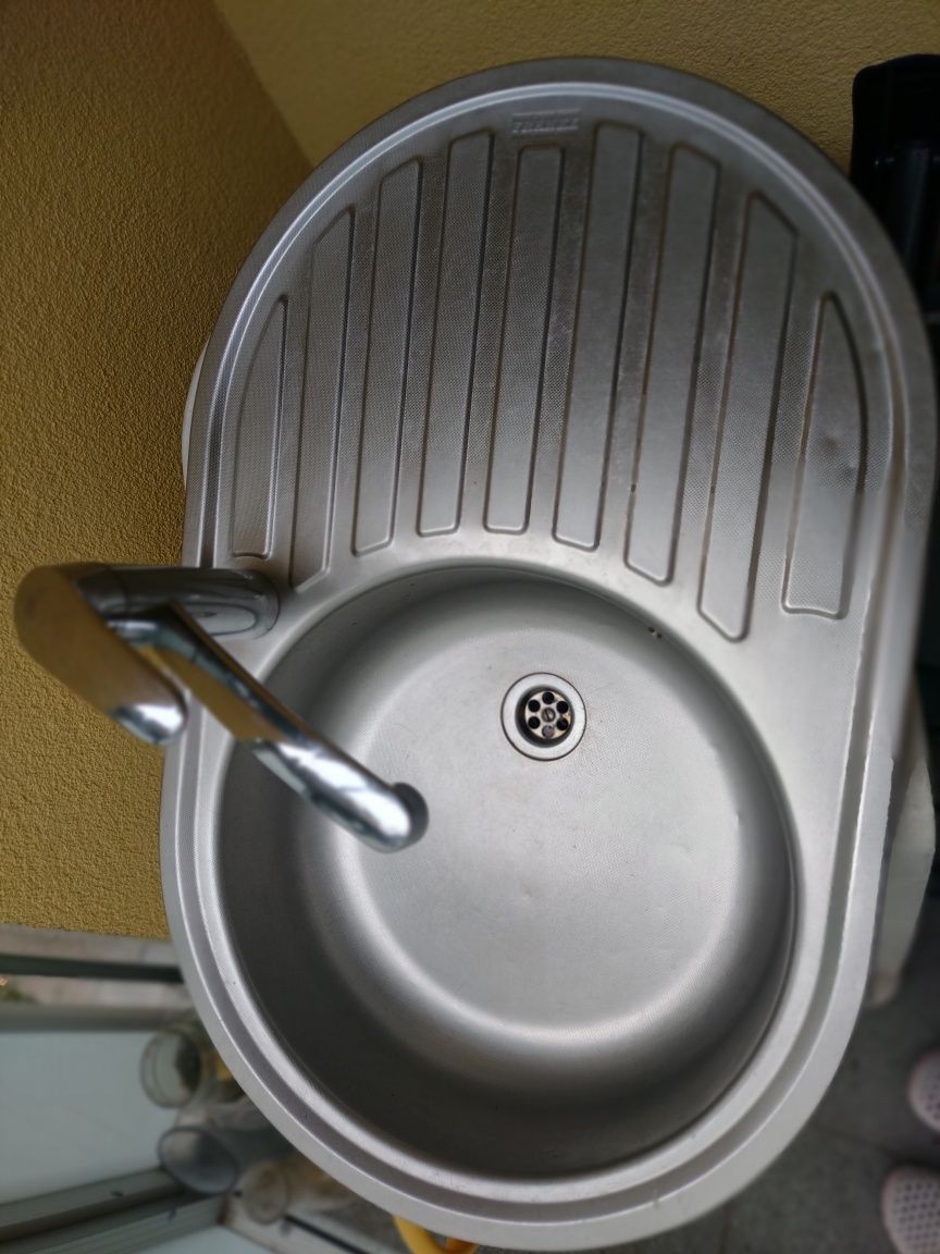 Zlewozmywak aluminiowy.