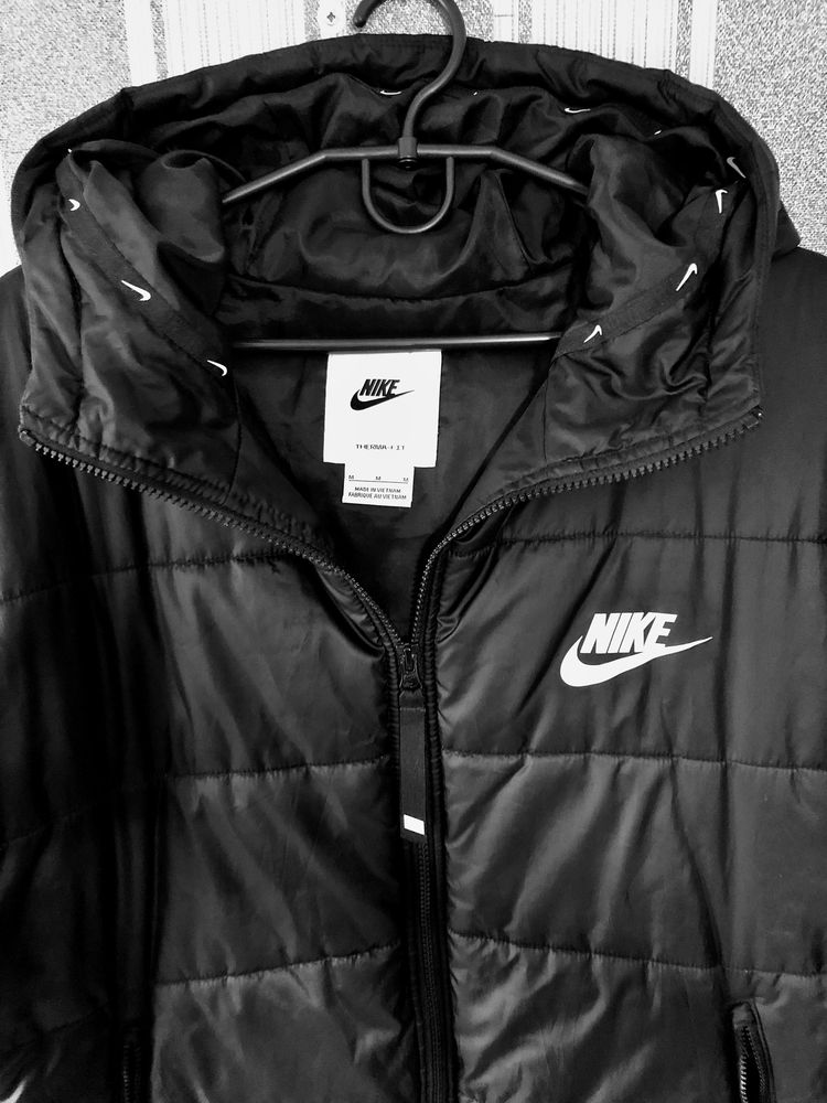 Оригінальне зимове пальто спортивне Nike/ куртка/ найк