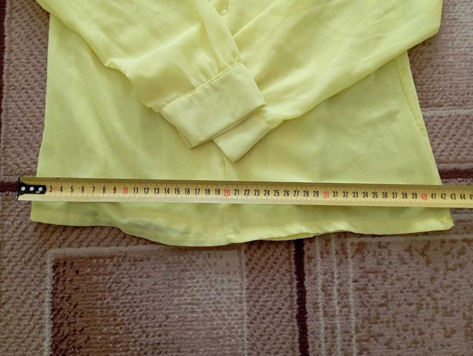 Жіноча кофтинка.