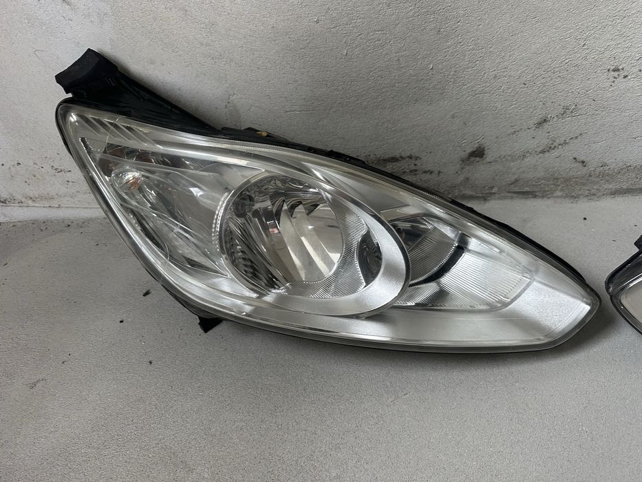 Фара передняя Ford C-Max
