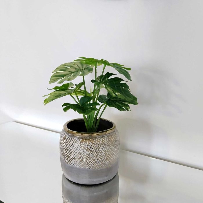 Sztuczna monstera w doniczce roślina dekoracyjna sztuczne kwiaty 28cm