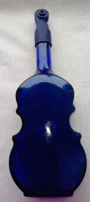 Butelka kolekcjonerska skrzynce  kolor kobaltiwy