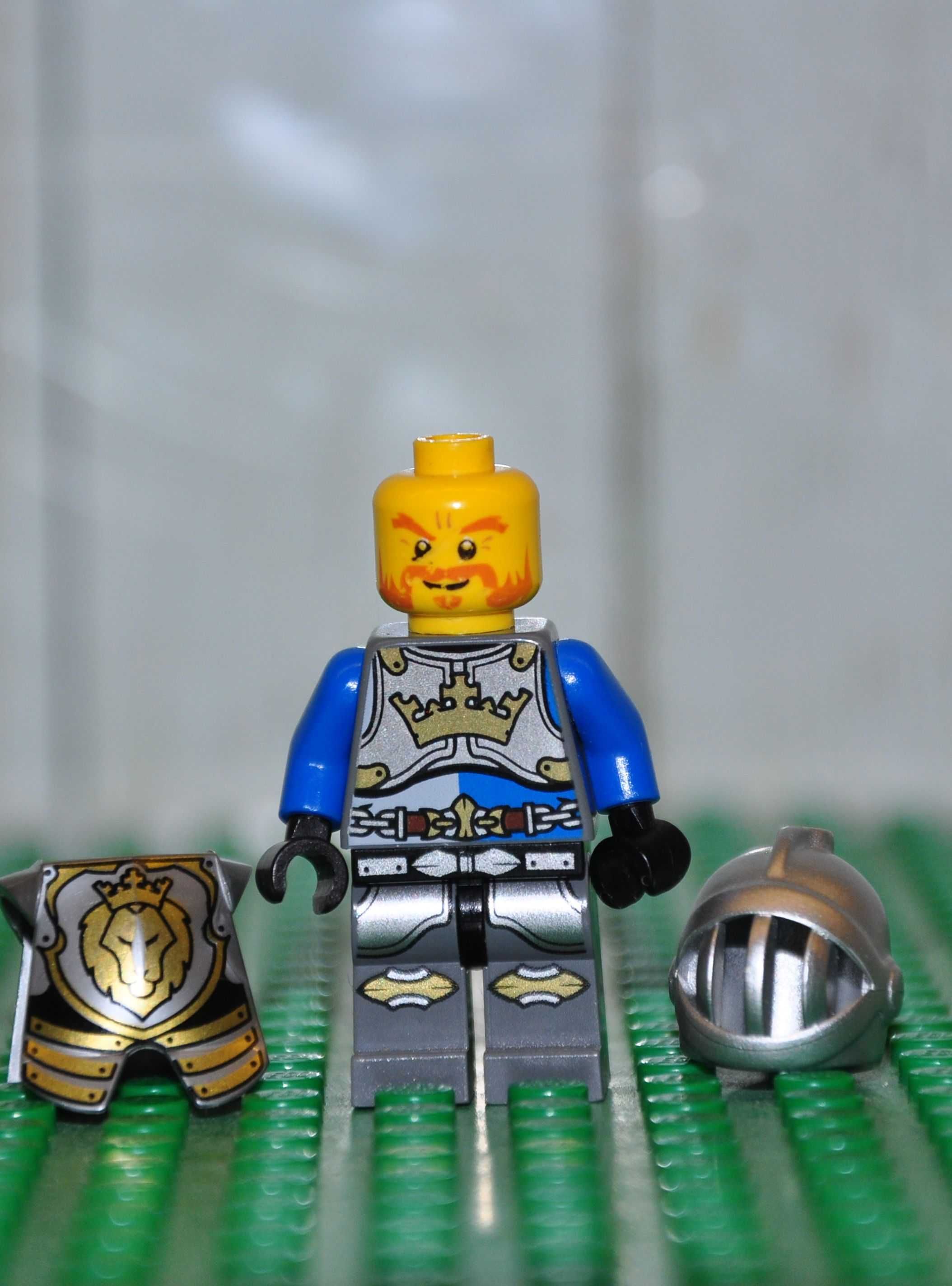 F0842. Figurka LEGO Castle - cas523 Castle - King's Knight Armor
