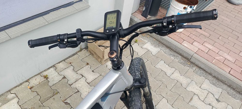 Rower elektryczny TOTEM 17,5 29