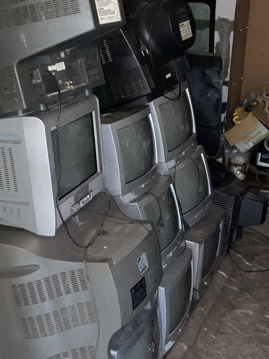 Продам телевизоры по 100 грн