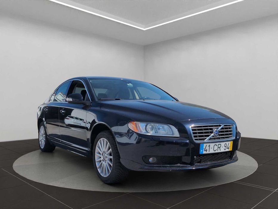 Volvo S80 2.4 D5 - Viatura em bom estado geral , com revisão feita!
