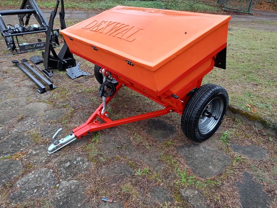 Solarka piaskarka wałowa PWC 550L / 900 kg  posypywarka komunalna Transport Raty