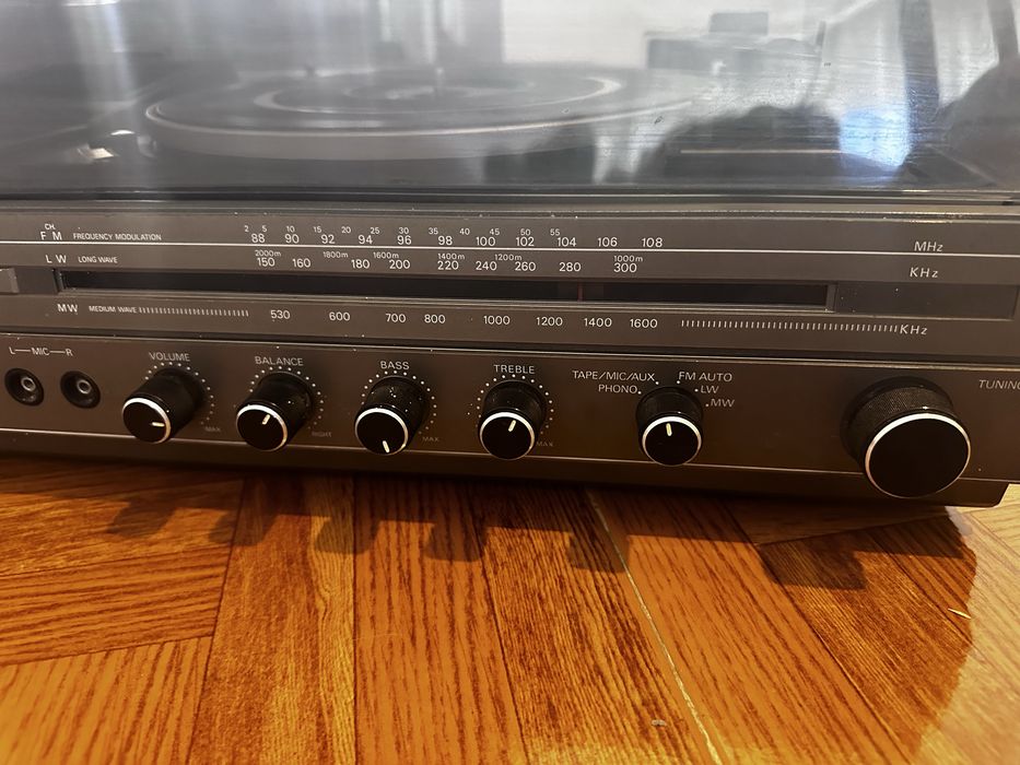 Radio/Aparelhagem com giradisco vintage Crown SGC 5100 de 1982