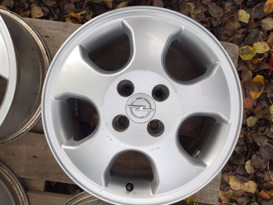 Диски Опель 4*100/R15/6J/ET-49/ЦО 56.6, з Німеччини, в гарному стані.