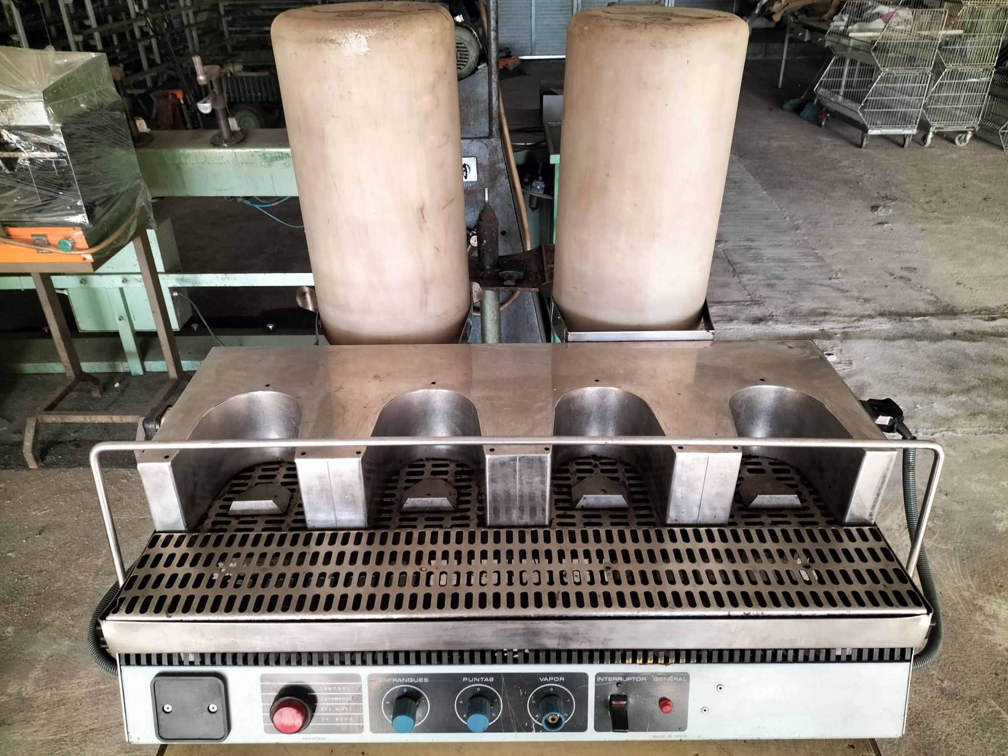 Máquina para calçado - Humidificador de Calcanheiras