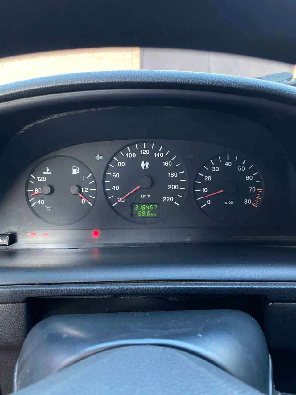 Alfa Romeo 146  відчуйте себе в салоні ферарі