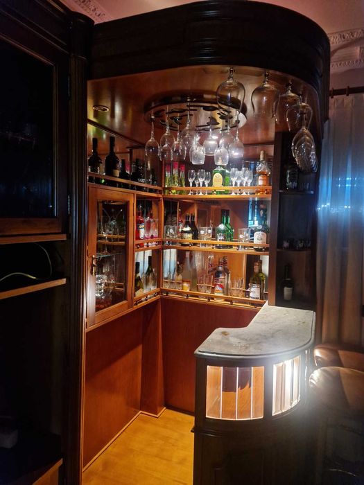 Bar de canto para sala em excelentes condições