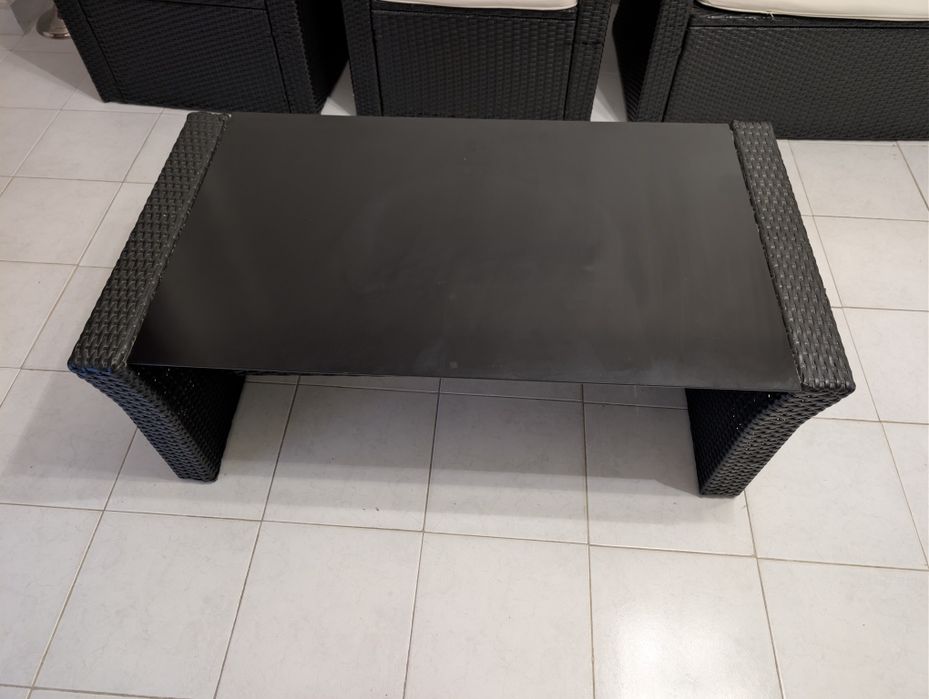 Mesa e cadeiras para jardim