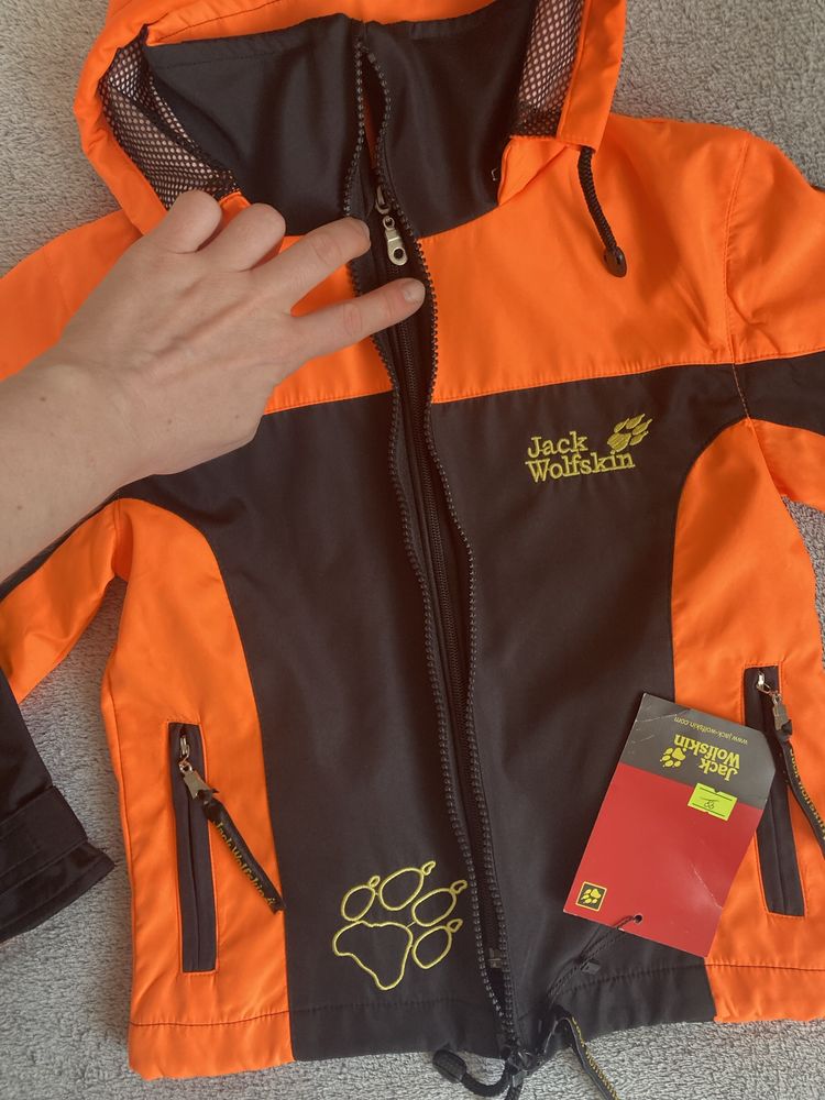 Kurtka wiatrówka 98 / 104 Jack Wolfskin czarna pomarańczowa