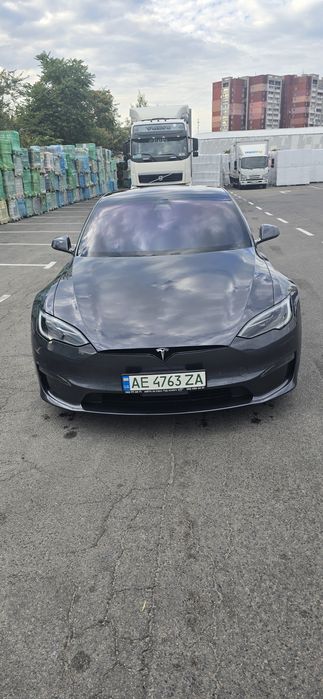Tesla model s plaid