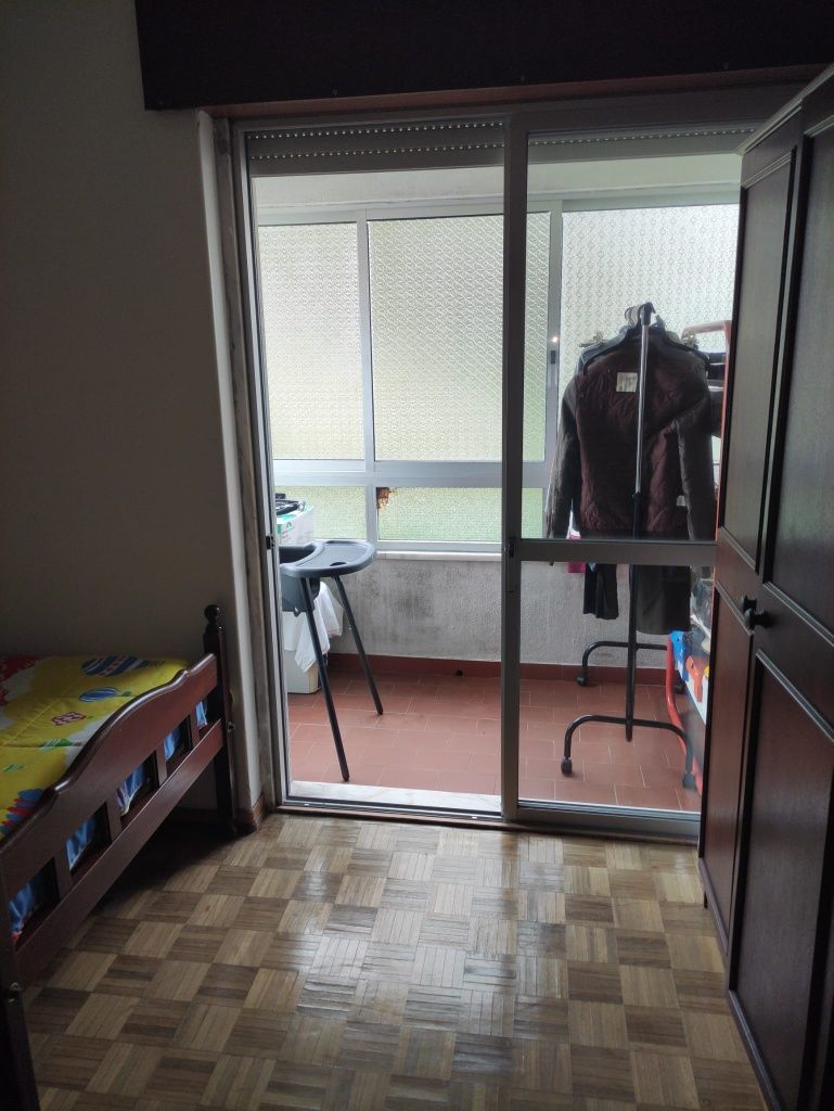 Apartamento T3, 2 WC, 1 varanda