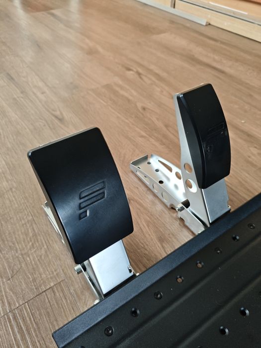 Pedais Fanatec CSL (como novos, jun/25)