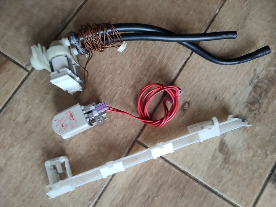 Bosch WLM40 IPX4 запчасти стиральной машины,