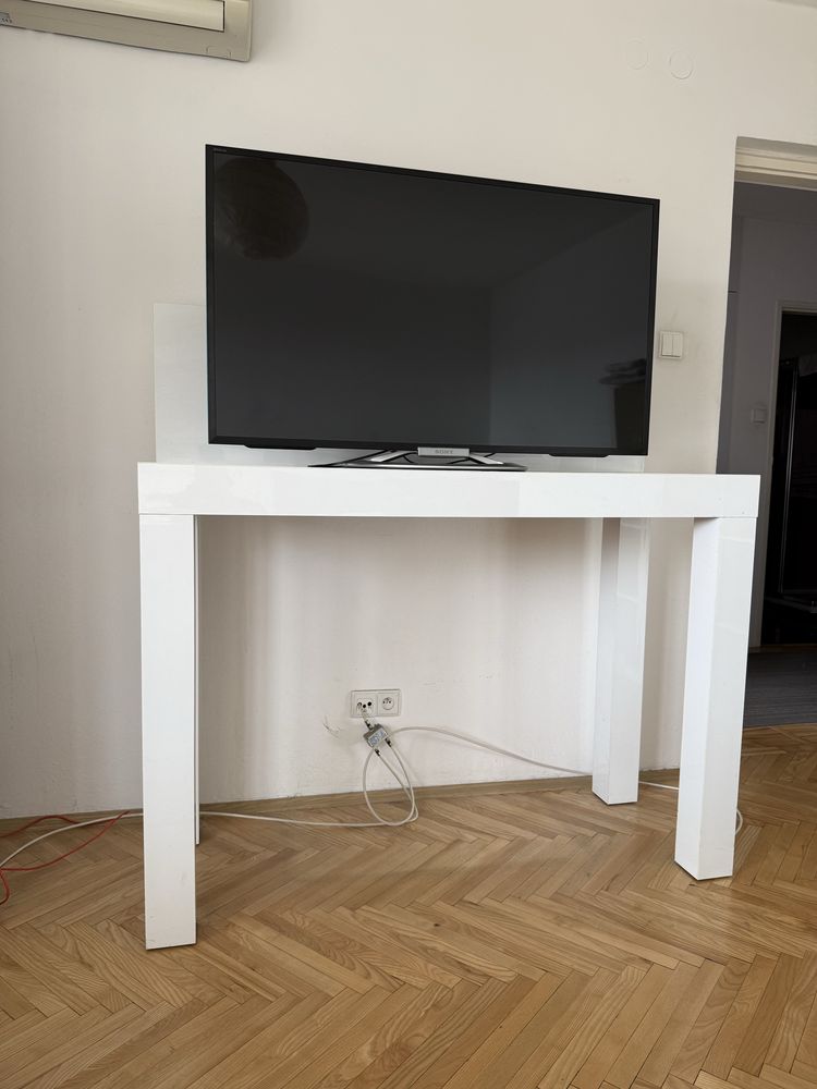 Regał biały błyszczacy pod TV 140cm x 50 cm