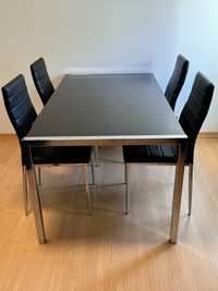 Conjunto Mesa e Cadeiras de Refeiçao