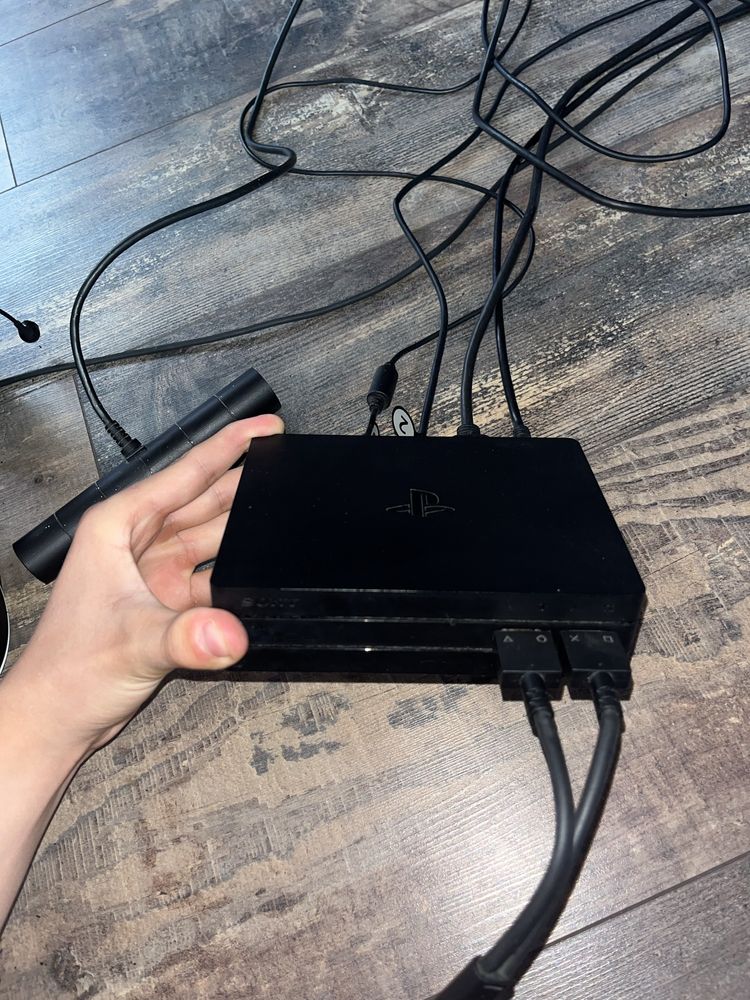 Zestaw do gier Konsola ps4 +dysk 2tb + gogle vr