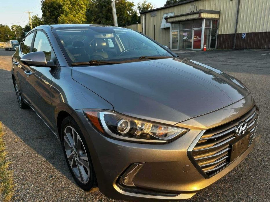 Hyundai Elantra Limited      2017
