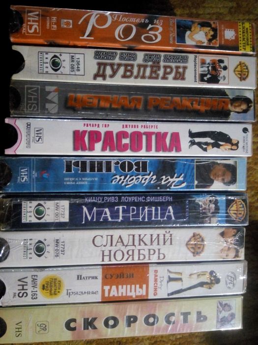 Качественный видеомагнитофон LG.