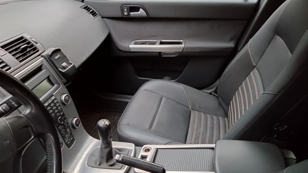 Volvo V50 1.9 diesel kombi 2008 rok