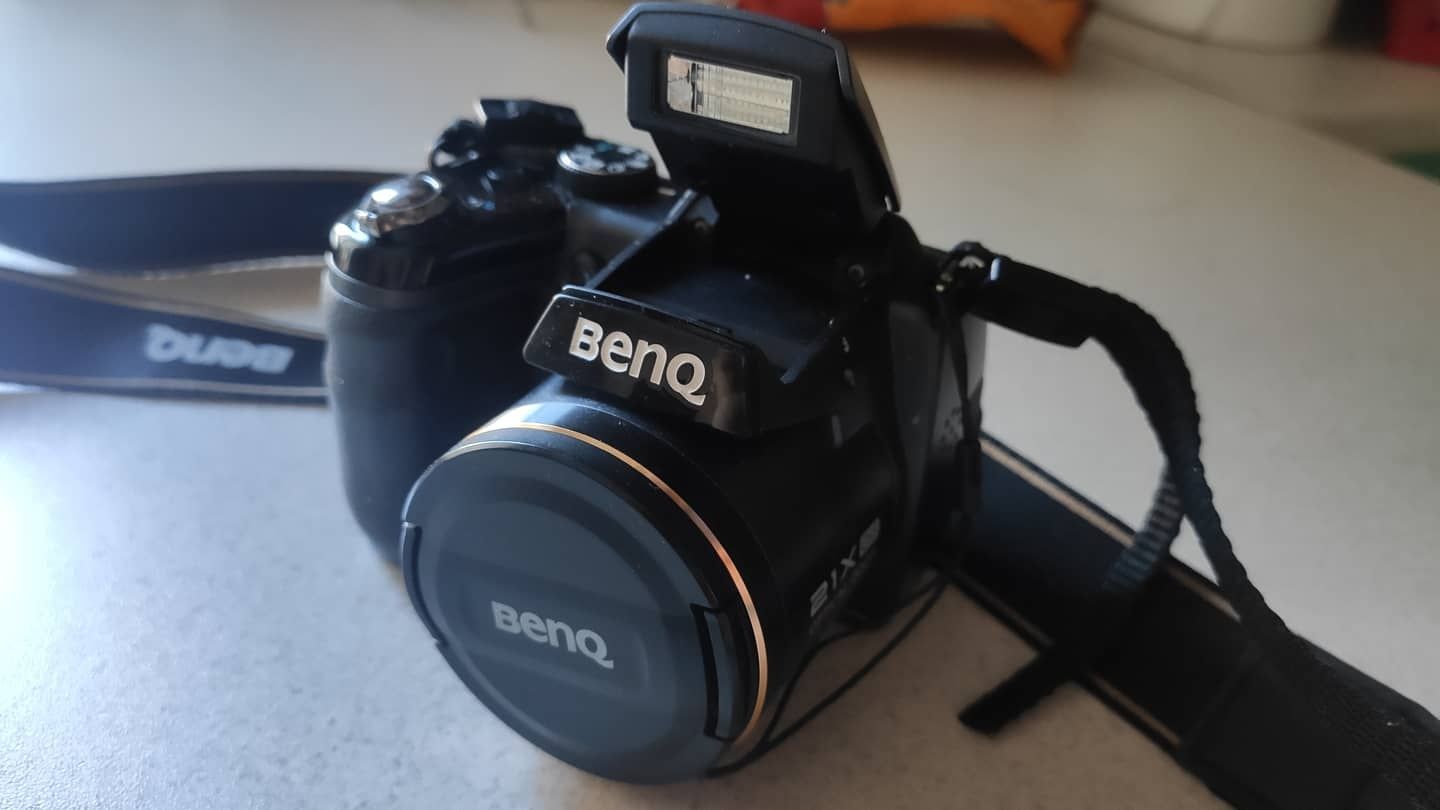 Цифровий фотоапарат BENQ