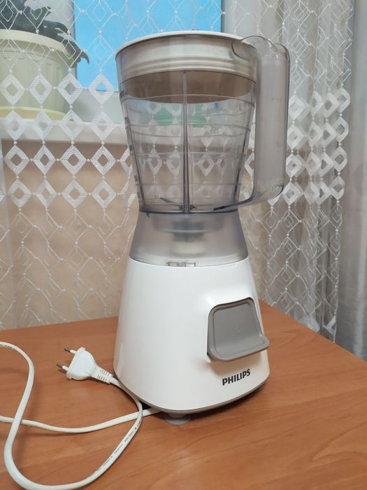 Продам блендер Филипс.