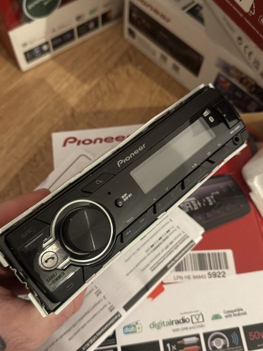 Radioodtwarzacz samochodowy Pioneer MVH-330DAB